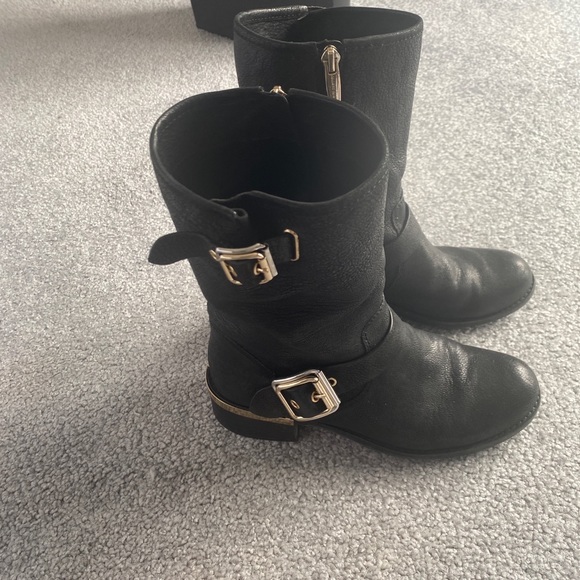 Vince Camuto Women's Windy Moto Bikers Black Leather Boot gold Hardware 7M - Picture 4 of 7
